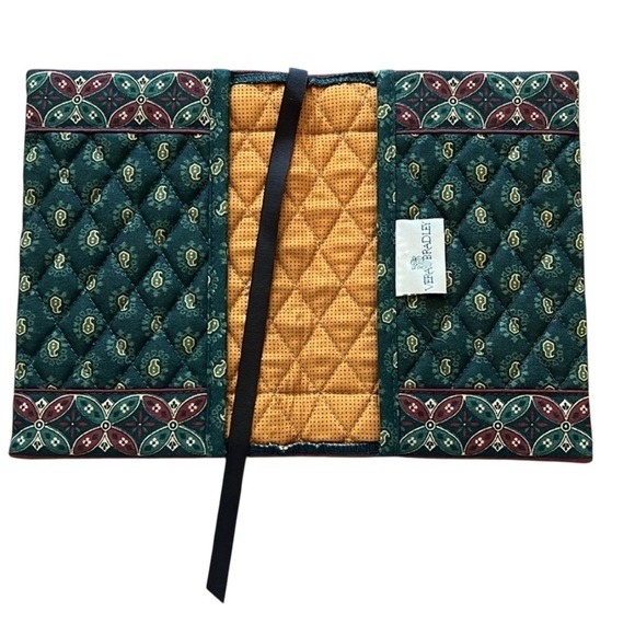 Vera Bradley Paperback Quilted Cover Classic Green Vintage Like New - Picture 1 of 3